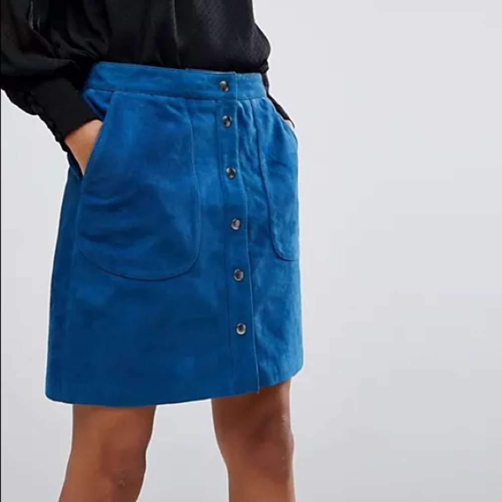 Blue suede ASOS Y.A.S mini skirt with buttons on front NWOT size small